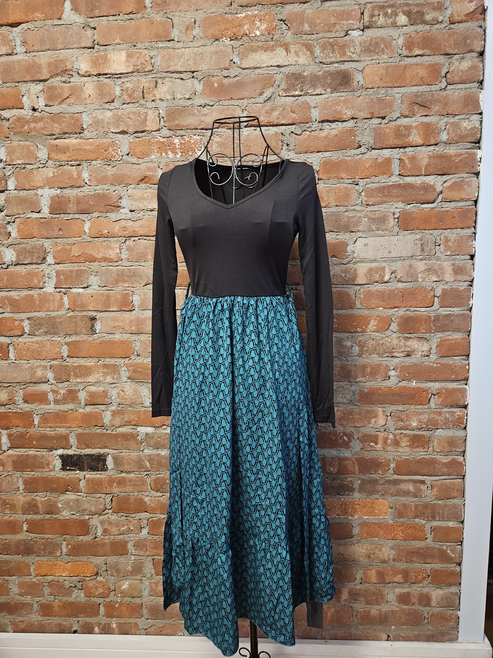 Black & Teal Patterned Long-Sleeve Maxi Dress
